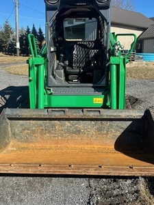 Minicargadora de orugas Takeuchi TL6R con motor diésel, 2 años de garantía y alto momento de carga - Product Image 3