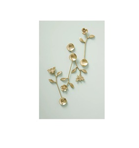 Ensembles de couverts en laiton sur mesure comprenant laiton et couteaux en or en feuille et design floral adaptés à la maison. - Product Image 1