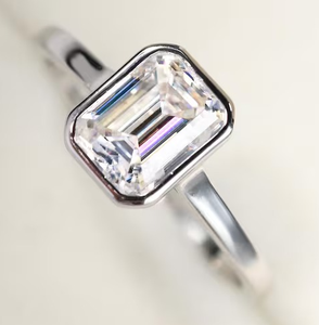 Anillo de moissanita de corte esmeralda, anillo de compromiso, anillo de bodas de plata esterlina, regalo de San Valentín, regalo de Navidad, joyería de hip hop - Product Image 1