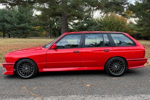 BMW 318i Touring d'occasion, conduite à gauche/droite, 1989 - Product Image 3