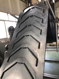 Nouvelle bande transporteuse en caoutchouc robuste à chevrons, à picots en forme de corne de taureau, indice de résistance 315/3, épaisseur 8 mm, 3 plis, résistante à l'huile, pour l'exploitation minière, la construction et les travaux en vrac - Product Image 2