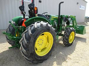 2022 John Deer 5065E 70HP 4WD Gear Drive Tracteur agricole à haute productivité avec roulement de boîte de vitesses de pompe - Product Image 6