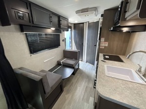 Jayco J-a-y F-l-i-g-h-t S-L-X 7 195RB d'occasion 2022 prêt à être vendu - Product Image 6