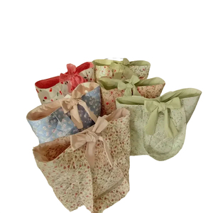 Pochette de maquillage personnalisée imprimé floral couette fermeture éclair organisateur de maquillage mignon rose fleur coton gonflé matelassé sac cosmétique pour les femmes - Product Image 2