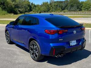 BMW X2 M35i 2024 Azul Metálico Limpio, Volante a la Izquierda, Usado, Llantas de Aleación, Asientos de Cuero, Paquete M Sport, Arranque Remoto - Product Image 4