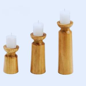 Porte-bougie en bois de haute qualité avec impression en relief, finition naturelle pour la décoration de la maison, décoration de table et d'étagère - Product Image 1
