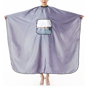 Tablier de barbier de couleur personnalisée Bavoir Meilleur design Tabliers de salon transparents à l'avant pour usage mobile Capes imperméables pour salon de femme - Product Image 1