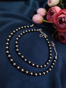 Tobillera de cuentas asequible para fiesta para niñas, tobillera con diseño de cuentas múltiples para niñas, tobillera Payal de cuentas negras, ligera para fiesta - Product Image 3