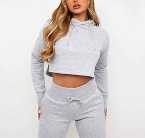 Chándal cortavientos de 2 piezas de nailon ligero personalizado para mujer con capucha recortada, pantalones cortos, diseño de retazos de patrón sólido - Product Image 3