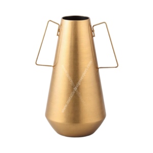 Florero de metal en forma de cono de latón antiguo con asas verticales Acento decorativo elegante para el hogar, la oficina o la decoración de eventos - Product Image 3