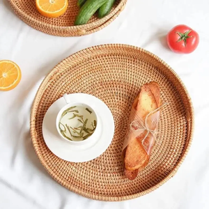 Plateau de service rond en rotin plateaux tissés décoratifs avec poignées pour table basse naturelle fabriquée au Viet Nam - Product Image 4