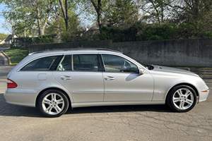 MERCEDES-BENZ E500 4MATIC WAGON 2005 D'OCCASION CÔTÉ GAUCHE/DROIT - Product Image 2