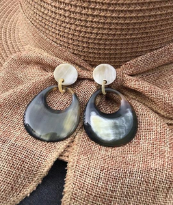 ต่างหูห่วงรูปเขาควายทำด้วยมือแบบอินเดียเครื่องประดับชนเผ่าแบบดั้งเดิมน้ำหนักเบาแฟชั่นที่ยั่งยืนโดยแฟชั่นเรืองแสง - Product Image 2