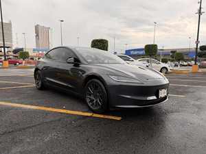 Modelo 3 RWD 2025 de Tesla - Product Image 1