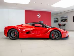 Offre exceptionnelle : Ferrari LaFerrari Coupé d'occasion 2020 - Prêt à être expédié - Product Image 2