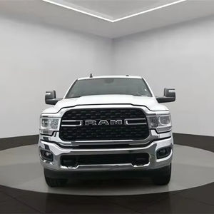 Camioneta Ram 2500 Big Horn 2024 con Volante a la Izquierda, 6 Plazas y Alta Potencia - Product Image 1