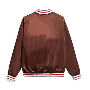 Chaqueta Universitaria de Satén Recubierta Personalizada para Hombre con Cuello Alto y Logotipo Frontal - Chaqueta Impermeable, Cortavientos, para Lluvia y Nieve - Product Image 6