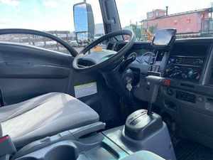 ขายรถบรรทุกพื้นเรียบมือสอง ปี 2017 รุ่น NRR 22 ฟุต - 210 แรงม้า เกียร์อัตโนมัติ 5 สปีด พร้อมยกประตูท้าย จัดส่งถึงบ้าน - Product Image 2