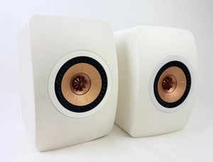 Bonne affaire sur la paire d'enceintes bibliothèque KEF LS50META SP4027AA - Product Image 1