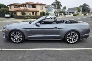 Ford Mustang GT Premium Sedan 2021 d'occasion, boîte manuelle, turbo gauche, éclairage - Product Image 2