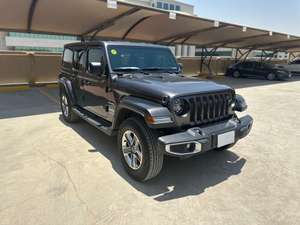 Jeep Wrangler d'occasion 2023, I4 V6, automatique, régulateur de vitesse adaptatif, sièges en cuir, pneus R18, transmission intégrale, conduite à gauche, toit ouvrant, caméra 360°, feux LED, écran tactile, 4.5L - Product Image 3