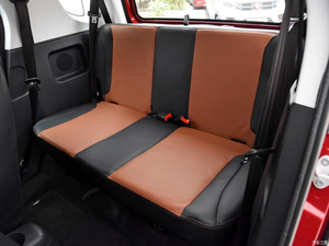 SUV Eléctrico con Batería de Litio AWD, Alta Velocidad, Gran Distancia al Suelo, Motor Potente, Autonomía de 601-700 km, Potencia de 150-200 kW - Product Image 6