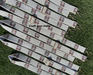 Personnalisé 44*1.5 ORDRE de Mini bandoulière métro perlée dorée avec crochets détachables Nouveau Design Ceintures en métal - Product Image 2