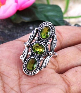 Anillo de Compromiso de Plata de Ley 925 con Peridoto de Corte Ovalado, Plata Maciza, Piedra Preciosa Natural, Joyería Hecha a Mano, Estilo Moderno para Fiestas - Product Image 3