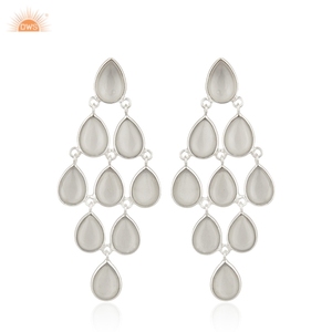Pendientes de Plata de Ley 925 con Piedra Lunar Gris, Proveedor de Joyería de Diseño - Product Image 1