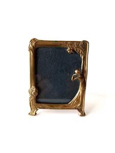 Sleek metal <b>photo</b> frame for modern home decor with glossy finish perfect gift idea for <b>family</b> occasions - Product Image 2