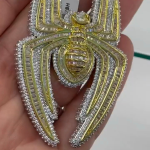 Collar de Araña de Lujo Personalizado en Plata de Ley 925 con Diamantes de Moissanita de Corte Brillante Estilo Hip Hop - Product Image 5