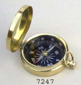 Boussole de cadran solaire rectangulaire nautique en laiton accessoires de randonnée et de camping personnalisés à la main boussole de cadran solaire en laiton brillant - Product Image 6