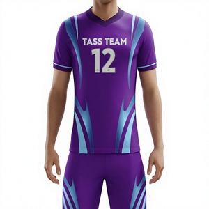 Uniformes de Fútbol Personalizados de Alta Calidad con Logotipo, 100% Poliéster Reflectante, Ligeros, de Secado Rápido y Transpirables, Cuello en V, Diseño Moderno para Hombre - Product Image 1