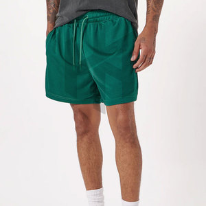 Gran oferta de pantalones cortos de malla de poliéster para hombre de verano estilo informal de ajuste doble y suelto con patrón sólido ecológico - Product Image 3