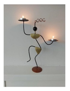 Bougeoir en métal en fer forgé de haute qualité décoration de la maison avec une conception de forme humaine unique meilleur bougeoir en métal de taux - Product Image 1