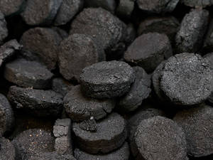 Charbon de bois de coco de qualité supérieure pour barbecue et shisha exportant maintenant dans le monde entier - Product Image 4