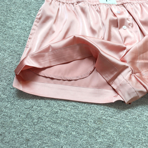 Shorts d'entraînement de gymnastique pour femmes en soie respirante décontractée et décontractée à séchage rapide avec logo personnalisé Shorts de vêtements de nuit amples pour femmes - Product Image 6