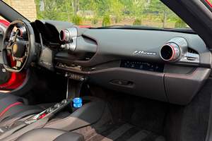 F8 Spider 2022, V8 biturbo de 710 hp, Rosso Corsa, sin modificar - Product Image 6