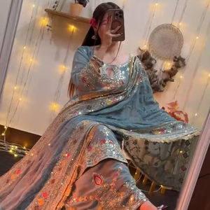 ชุดปัญจาบผ้าจอร์เจตต์เทียมเนื้อหนาสวยงาม พร้อมงานปักเลื่อมหนัก แขนยาว แบบซัลวาร์ คามีซ สำหรับงานปาร์ตี้และงานพิธีต่างๆ - Product Image 1