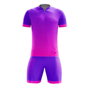 Uniforme de ropa de fútbol para el máximo rendimiento en el campo - Product Image 1