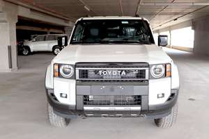 Toyota PRADO LC250 TXL 2.4L SUV Automatique R20 Cuir Blanc d'occasion 2024 avec options éclairage LED à vendre - Product Image 6