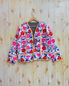 เสื้อแจ็คเก็ตผ้าฝ้ายปักลายดอกไม้แบบซูซานีสีชมพูอินเดีย  งานปักมือ เป็นมิตรกับสิ่งแวดล้อม ระบายอากาศได้ดี  สำหรับผู้หญิง  แบบเปิดด้านหน้า สไตล์ลำลอง  เสื้อคลุมสำหรับฤดูหนาว - Product Image 2