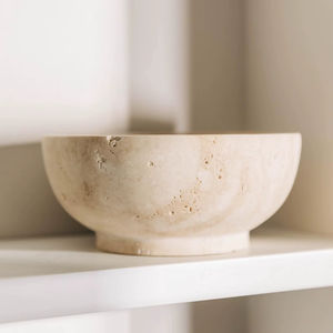 ชามหินทราเวอร์ทีนเกรดพรีเมียม พร้อมพื้นผิวธรรมชาติ สำหรับตกแต่งบ้านสไตล์โมเดิร์นและจัดวางอย่างมีระดับ - Product Image 1