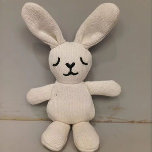 Personalizado de algodón lindo bebé comodidad muñeca hecha a mano de punto conejo de peluche Animal de juguete llavero accesorios colgante bolsa regalos de la India - Product Image 1