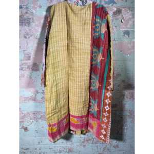 Kimono Kantha Vintage con un Toque Festivo - Product Image 3