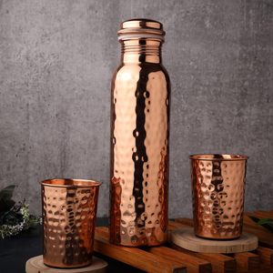 Bouteille et verre combinés, bienfaits pour la santé, bouteille d'eau en cuivre pur artisanale, 950 ml, design martelé sans joint, étanche - Product Image 1