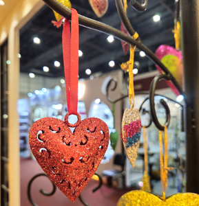 Adorno de Navidad colgante en forma de corazón con purpurina Multicolor, decoración de Metal para árbol de vacaciones, decoración festiva para el hogar, pieza de regalo - Product Image 4