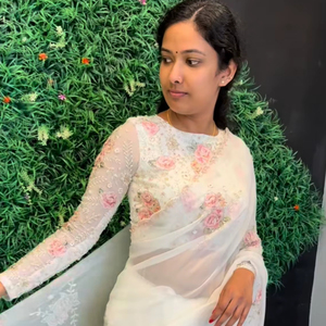 Sari indien prêt-à-porter le plus recherché, travail manuel, fleurs et pierres, travail manuel en soie, sari pour mariages, fêtes, boutique indienne - Product Image 1