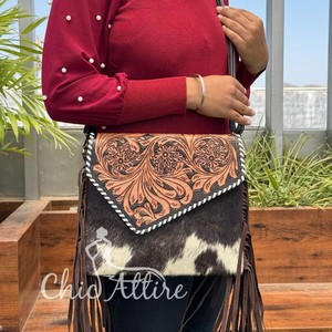 Haute performance 2025 femmes à la main en cuir usiné enveloppe frange sac à bandoulière haute qualité luxe concepteur peau de vache sacs à bandoulière - Product Image 1
