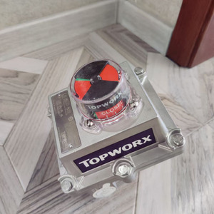 Positionneur de vanne numérique Emerson Fisher FIELDVUE DVC6200 SIS authentique avec interrupteur de fin de course Topworx et électrovanne ASCO - Product Image 5